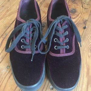 H&M women’s purple velvet sneakers